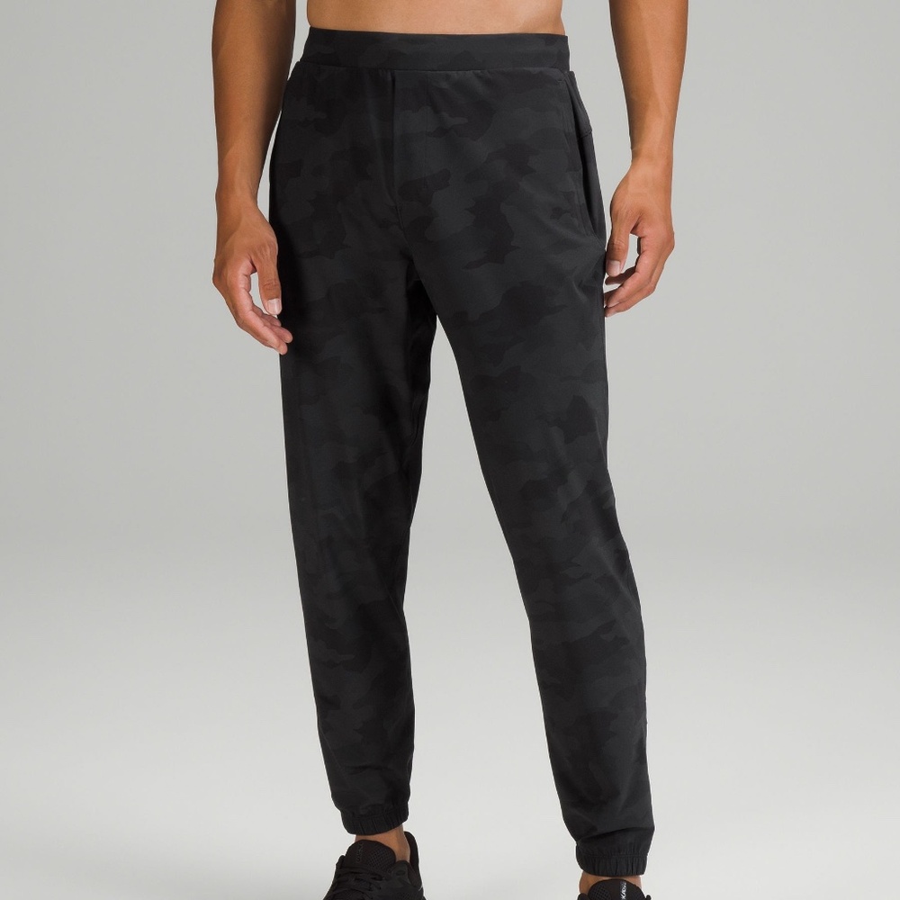Lululemon Mens Surge Jogger 29" (Size Small) Heritage 365 Camo Black Multi NWT